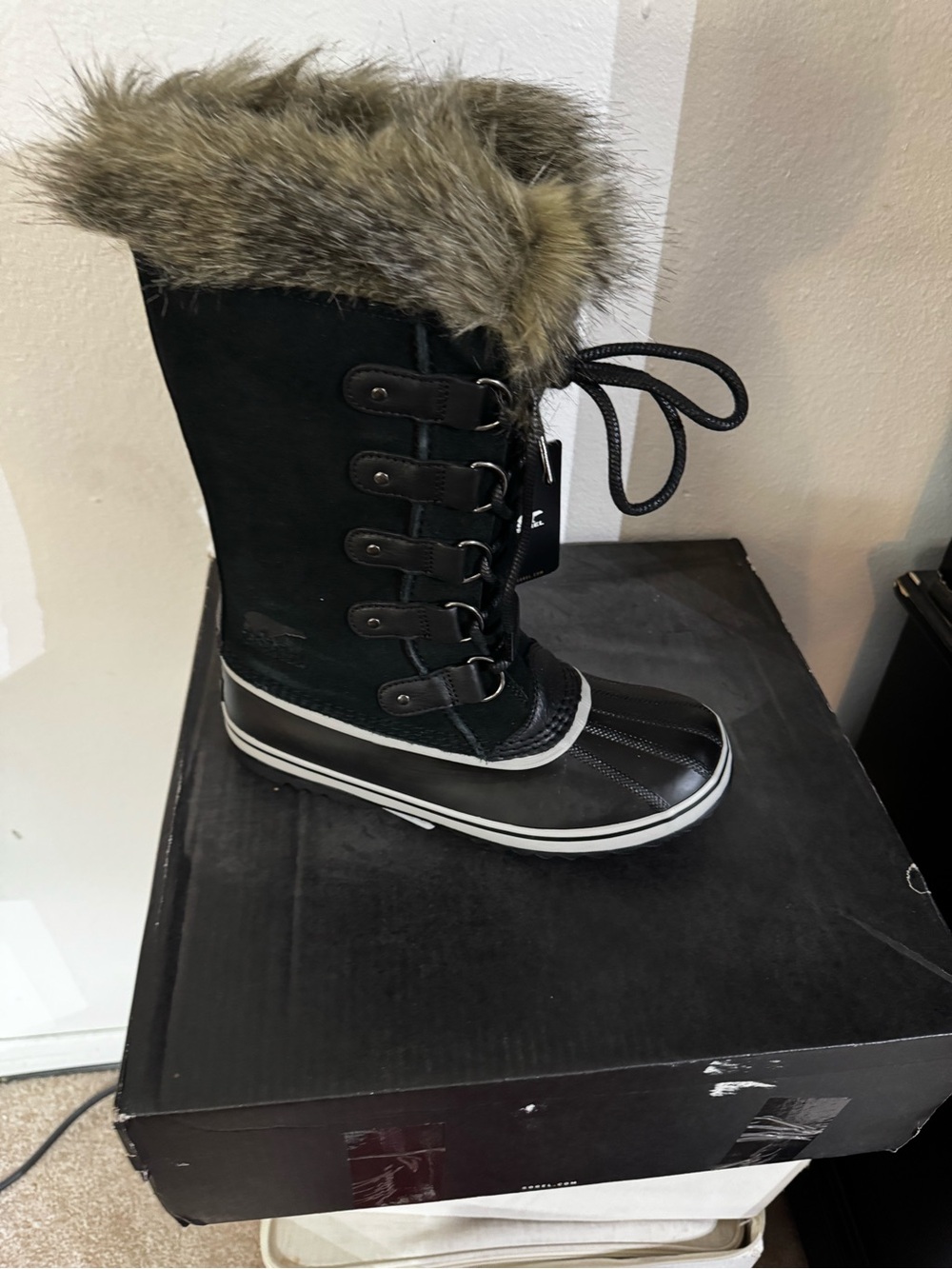 Sorel Joan of Arctic Black Faux-Fur Trim Waterproof Lace-Up Winter Boot